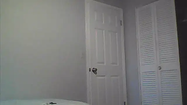 Snapshot of sarahkat86 chatting on 05-14-26, 11:02 sarahkat86 online show from 05-14-26, 11:02