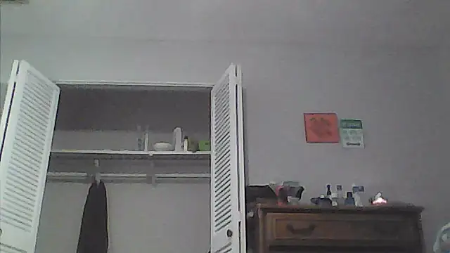 Snapshot of sarahkat86 chatting on 05-03-26, 11:19 sarahkat86 online show from 05-03-26, 11:19