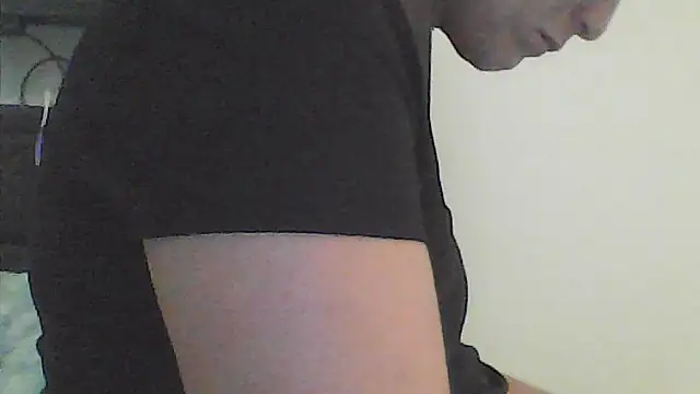 Snapshot of sarahkat86 chatting on 06-06-26, 10:59 sarahkat86 online show from 06-06-26, 10:59