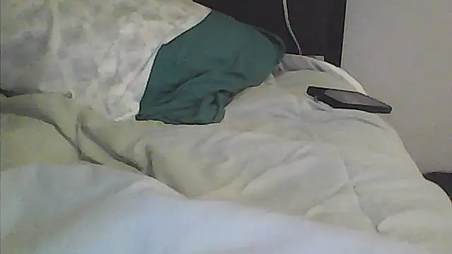 Snapshot of sarahkat86 chatting on 04-21-26, 01:42 sarahkat86 online show from 04-21-26, 01:42
