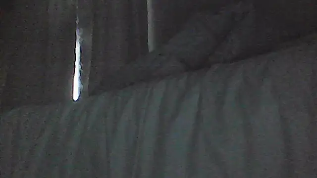Snapshot of sarahkat86 chatting on 04-20-26, 11:46 sarahkat86 online show from 04-20-26, 11:46