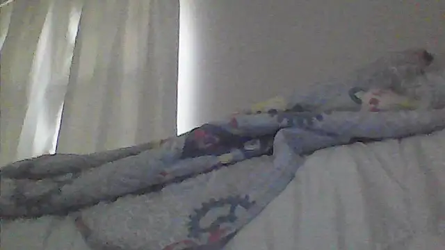 Snapshot of sarahkat86 chatting on 04-27-26, 11:30 sarahkat86 online show from 04-27-26, 11:30