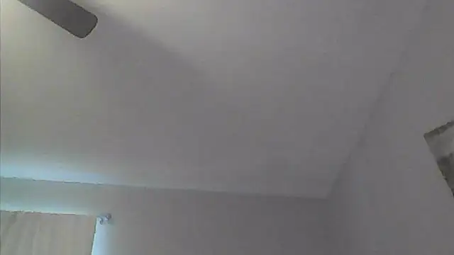 Snapshot of sarahkat86 chatting on 05-16-26, 11:04 sarahkat86 online show from 05-16-26, 11:04