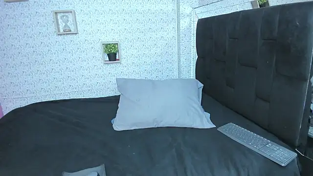 Snapshot of lisa_logan chatting on 02-28-26, 04:45 lisa logan online show from 02-28-26, 04:45