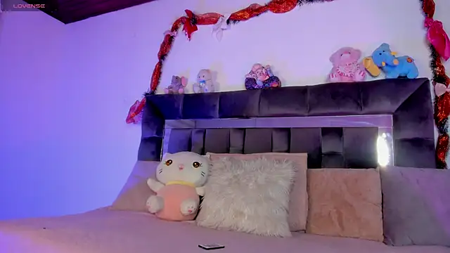 Snapshot of Jade_rey_ chatting on 01-11-26, 04:08 Jade rey online show from 01-11-26, 04:08