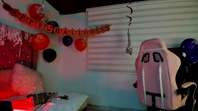 Snapshot of Jade_rey_ chatting on 10-24-25, 03:16 Jade rey online show from 10-24-25, 03:16