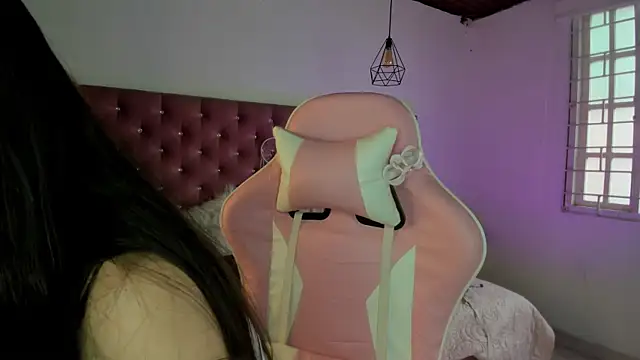 Snapshot of Jade_rey_ chatting on 09-12-25, 05:35 Jade rey online show from 09-12-25, 05:35