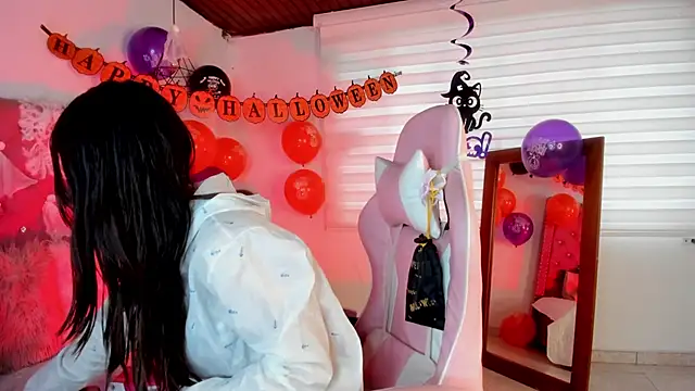 Snapshot of Jade_rey_ chatting on 10-14-25, 05:24 Jade rey online show from 10-14-25, 05:24