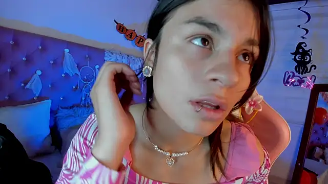 Snapshot of Jade_rey_ chatting on 10-17-25, 07:26 Jade rey online show from 10-17-25, 07:26