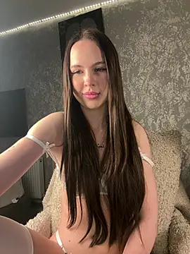 Snapshot of TianaCharm chatting on 02-02-26, 02:05 TianaCharm online show from 02-02-26, 02:05