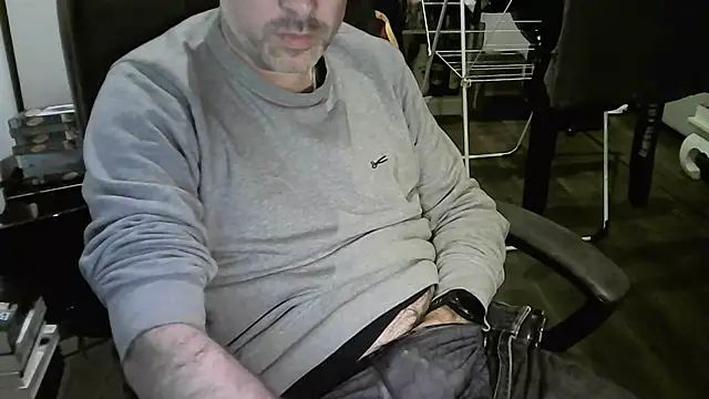 Snapshot of Chrisprngr chatting on 11-19-25, 06:52 Chrisprngr online show from 11-19-25, 06:52