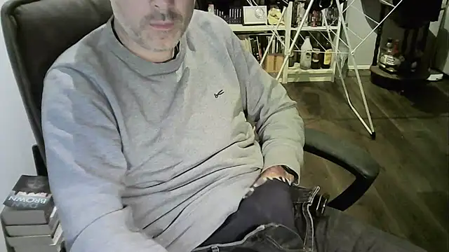 Snapshot of Chrisprngr chatting on 05-17-26, 09:37 Chrisprngr online show from 05-17-26, 09:37