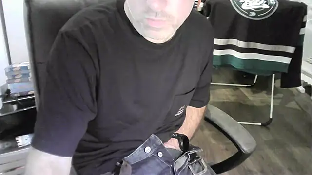 Chrisprngr online show from 10-12-25, 08:54