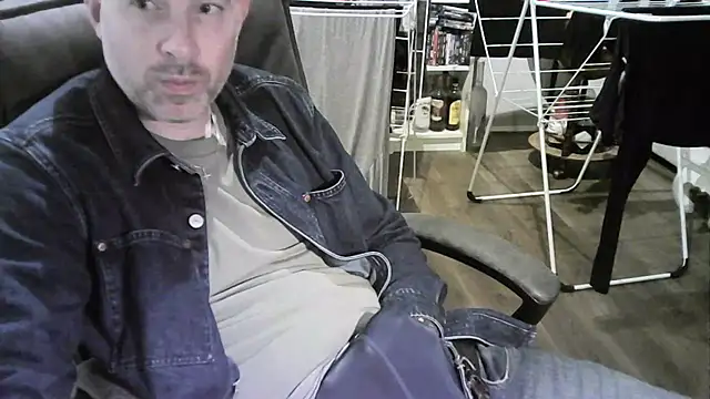 Chrisprngr online show from 10-10-25, 04:30