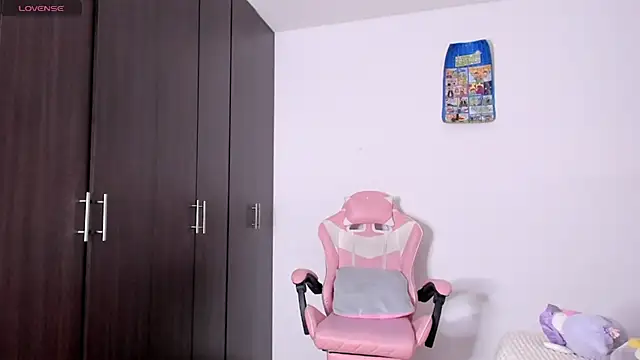 kendal hot01 online show from 02-21-26, 11:01