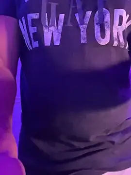 Snapshot of friendswithben33 chatting on 02-25-26, 12:44 friendswithben33 online show from 02-25-26, 12:44