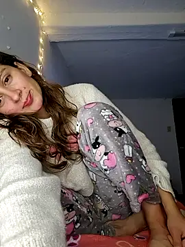 aytanna torrez online show from 12-23-25, 01:38