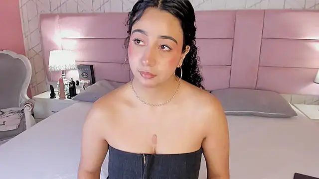 BellaSwwan online show from 11-29-25, 01:33