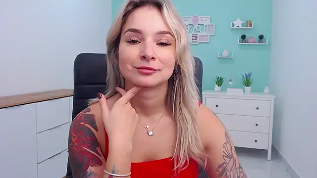 Snapshot of LilFleurish chatting on 11-11-25, 05:24 LilFleurish online show from 11-11-25, 05:24