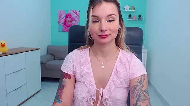 Snapshot of LilFleurish chatting on 12-21-25, 05:31 LilFleurish online show from 12-21-25, 05:31