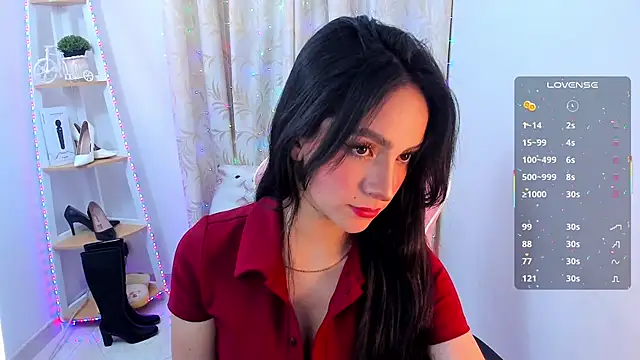 sarah saenz  online show from 10-08-25, 03:08