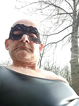 Snapshot of Micki2 chatting on 03-25-26, 03:22 Micki2 online show from 03-25-26, 03:22