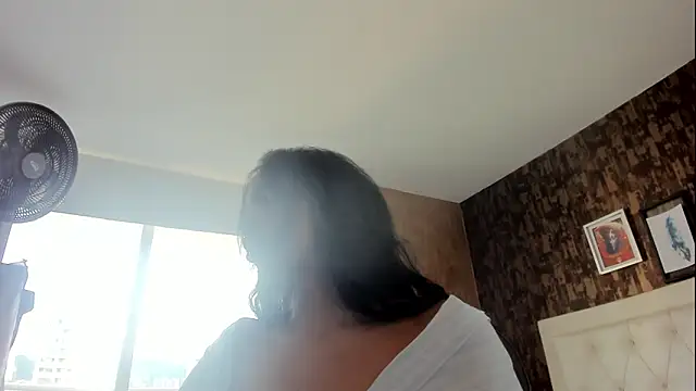 sweet  vanessa1 online show from 05-06-26, 09:41