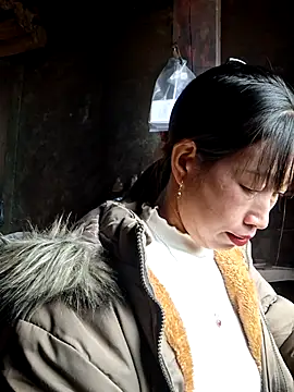 ngocngoc cute online show from 11-13-25, 02:04