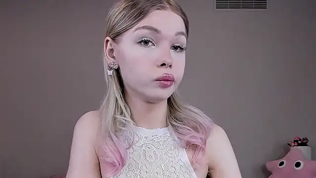 Blondy Fina online show from 03-08-26, 04:38