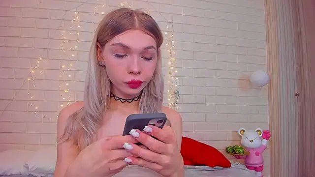 Snapshot of Blondy_Fina chatting on 02-03-26, 04:32 Blondy Fina online show from 02-03-26, 04:32