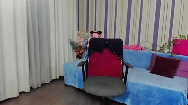 MilanaAlvis online show from 10-18-25, 12:18