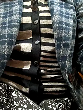 Snapshot of soni_yhakur chatting on 12-20-25, 09:56 soni yhakur online show from 12-20-25, 09:56