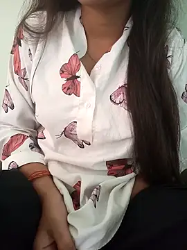 Snapshot of Neha_Tyagi chatting on 10-08-25, 04:58 Neha Tyagi online show from 10-08-25, 04:58