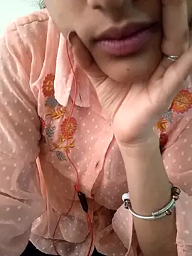 Snapshot of Neha_Tyagi chatting on 10-16-25, 05:16 Neha Tyagi online show from 10-16-25, 05:16