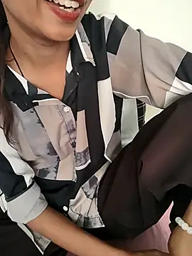 Snapshot of Anjana_Lovely chatting on 09-23-25, 04:41 Anjana Lovely online show from 09-23-25, 04:41