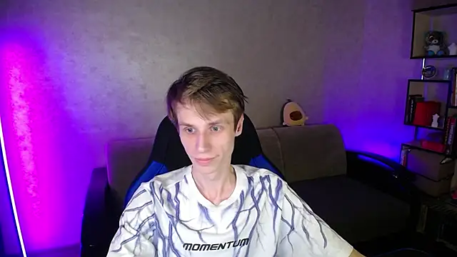 Snapshot of yes_cute_boy_ chatting on 10-29-25, 06:51 yes cute boy  online show from 10-29-25, 06:51