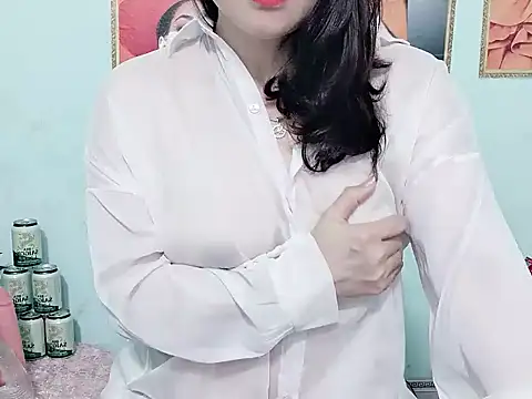 Snapshot of Spa-LinhLinh chatting on 05-12-26, 08:43 Spa-LinhLinh online show from 05-12-26, 08:43