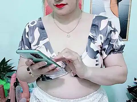 Snapshot of Spa-LinhLinh chatting on 05-14-26, 07:16 Spa-LinhLinh online show from 05-14-26, 07:16