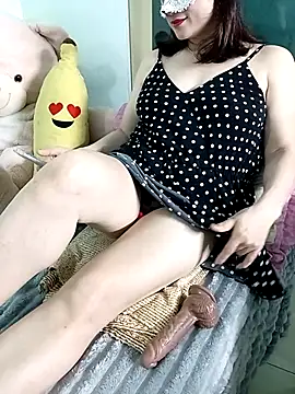 Snapshot of Spa-LinhLinh chatting on 10-10-25, 03:35 Spa-LinhLinh online show from 10-10-25, 03:35
