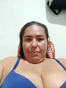yyuly online show from 10-17-25, 03:47