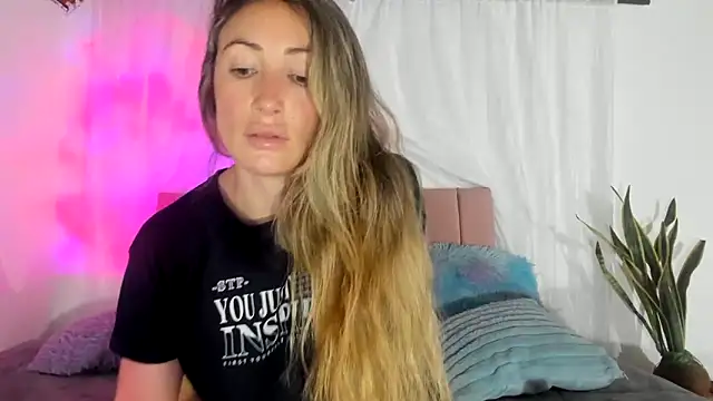 Tania xw online show from 11-18-25, 12:59