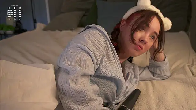 Snapshot of AlbertaClack chatting on 09-24-25, 11:50 AlbertaClack online show from 09-24-25, 11:50