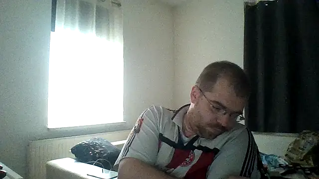 Snapshot of freak858 chatting on 07-06-26, 10:22 freak858 online show from 07-06-26, 10:22