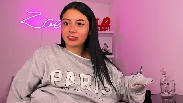 zoecams1 online show from 02-19-26, 06:16