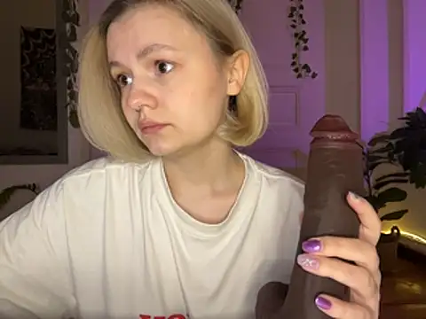 MoonIvy  online show from 07-19-26, 06:59