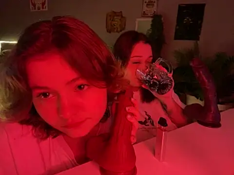 MoonIvy  online show from 11-15-25, 05:28