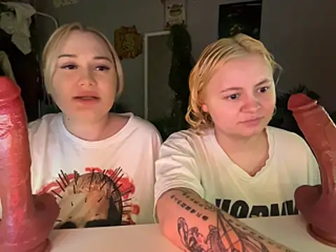 MoonIvy  online show from 02-21-26, 05:26