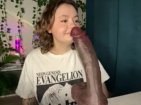 MoonIvy  online show from 12-18-25, 06:12