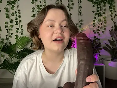 MoonIvy  online show from 01-16-26, 07:18