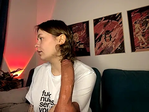 MoonIvy  online show from 09-28-25, 05:09